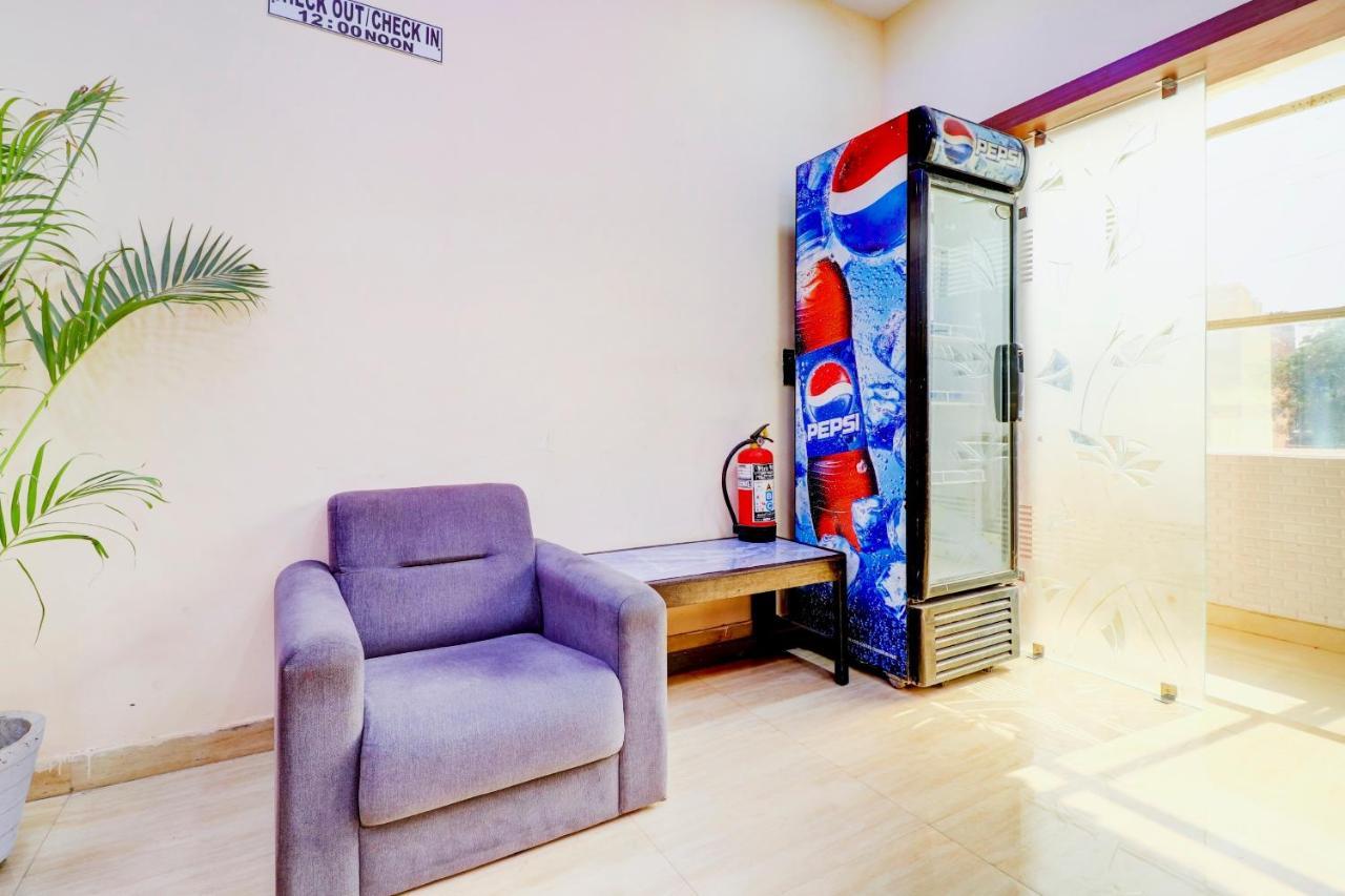 Oyo Flagship 73009 Hotel City Inn Dayal Bagh Екстериор снимка